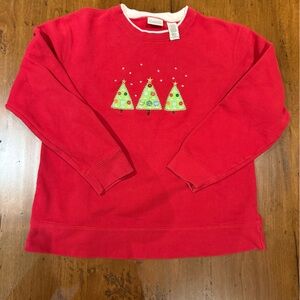 VINTAGE CLASSIC ELEMENTS Red Holiday Sweatshirt with Tree Design